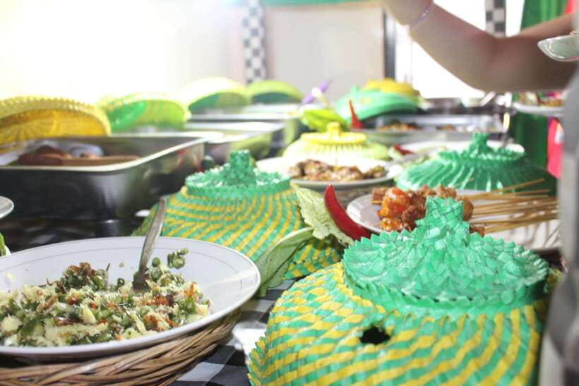 Ubud : Vegetarian & Vegan cooking class with market visit - In the Kitchen With the Balinese Chef: Learning By Doing
