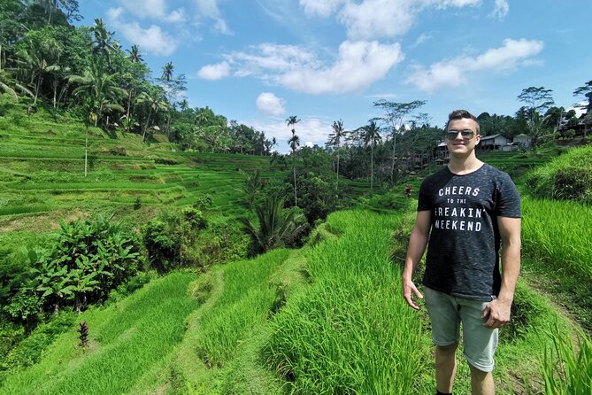 Ubud Village, Tegalalang Rice Terrace Swing, Tirta Empul Temple and Waterfafall - Tibumana Waterfall: the road is part of the reward