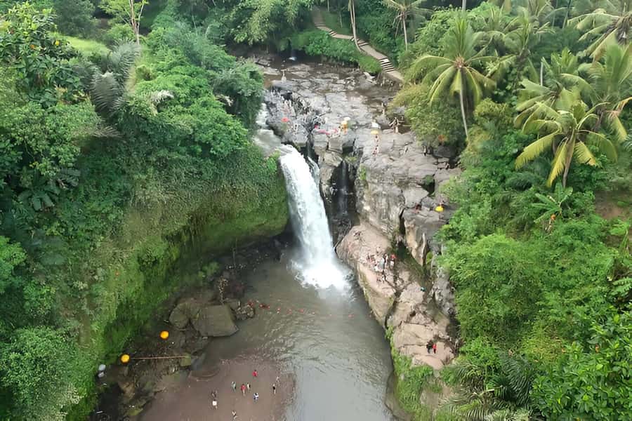 Ubud Village, Waterfall and Kintamani Volcano Private Tour - Ubud Palace and the Art Market Finish: Culture Plus Souvenirs