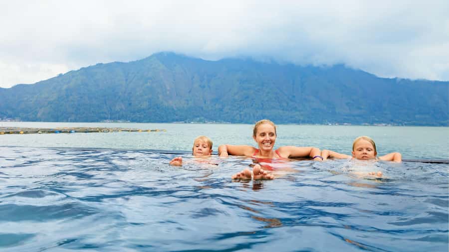 Ubud & Volcano Hot Springs Tours - Morning in Ubud: palace courtyard and market time
