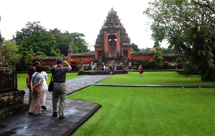 Ulun Danu Beratan, Jatiluwih, & Tanah Lot Private Tour - Air Panas Angseri hot spring: reset with warm water and mountain air