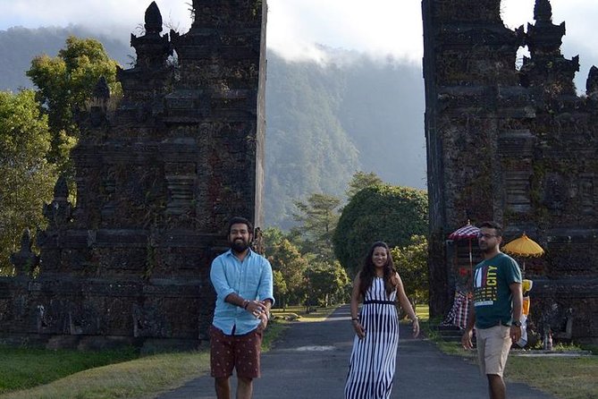 Ulun Danu Temple, Handara Gate, Wanagiri And Banyu Mala Waterfall - Stop 4: Banyumala Twin Waterfalls and the Wet-Feet Ending
