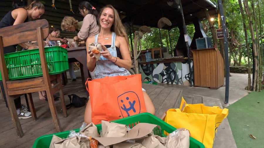 Uluwatu Bali: Lets Cook 180 Meals for underprivileged Locals - The vibe: a shared kitchen between locals and travelers