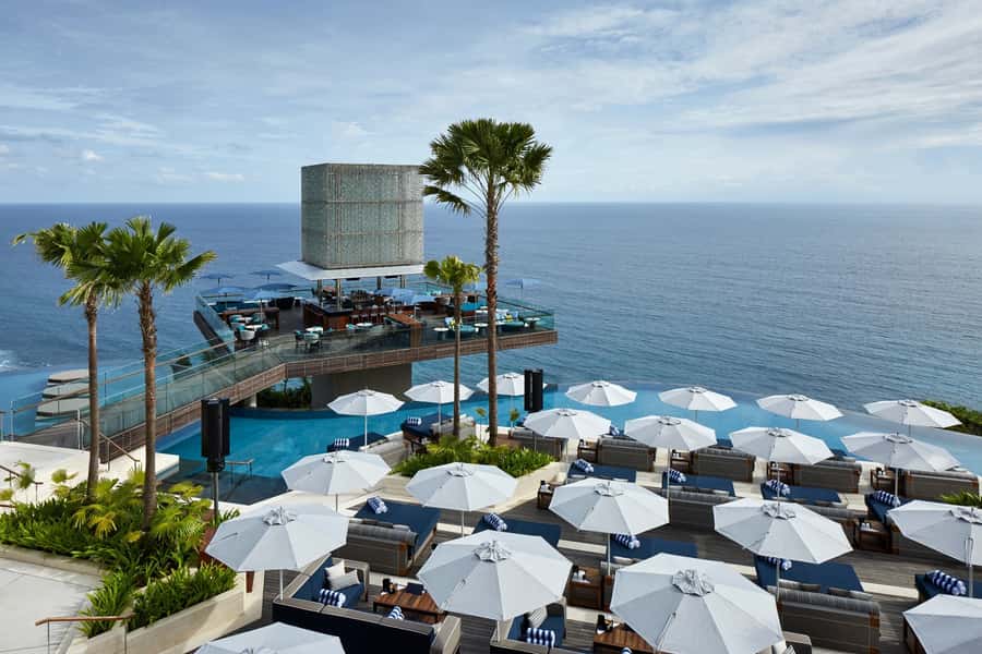 Uluwatu: Beach Club and Cliffside Private Bar Hopping Tour - Water sports and lagoon time: how to make the most of the sea hours