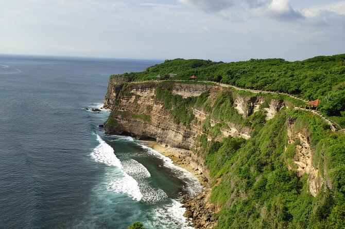 Uluwatu Cliff Temple sunset Tour with Kecak Show and Sea Food Dinner at Jimbaran Beach - Price and logistics: what you’re really paying for