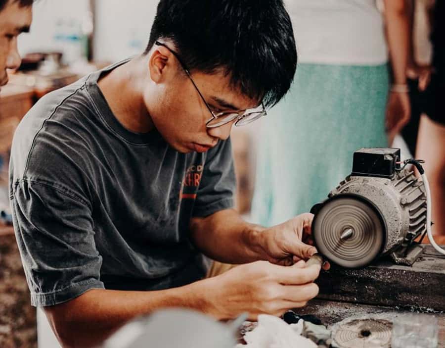 Uluwatu : Make Your Own Silver Jewelry Class - Finishing Day-to-Night: Sanding, Polishing, and Leaving with Confidence