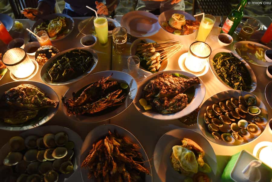 Uluwatu Sunset Temple - Kecak Dance Show & Seafood Dinner - Who should book this Uluwatu sunset + Kecak + Jimbaran combo