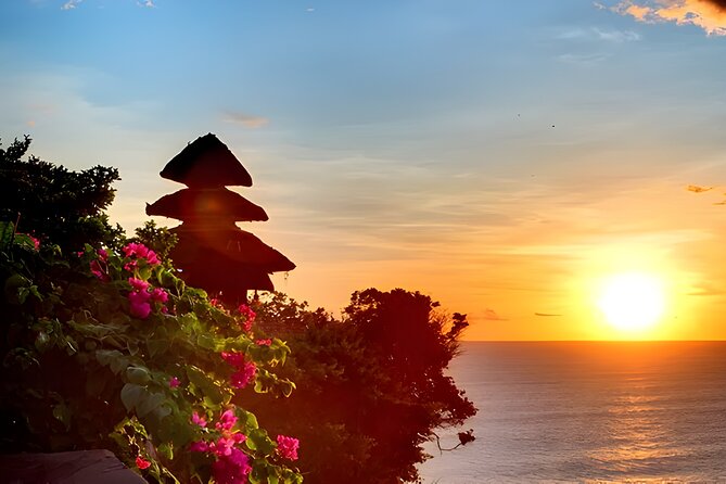 Uluwatu Sunset,Kecak Dance and Diner Seafood In Jimbaran - Uluwatu Temple: Cliff Views, Steps, and Monkey Reality