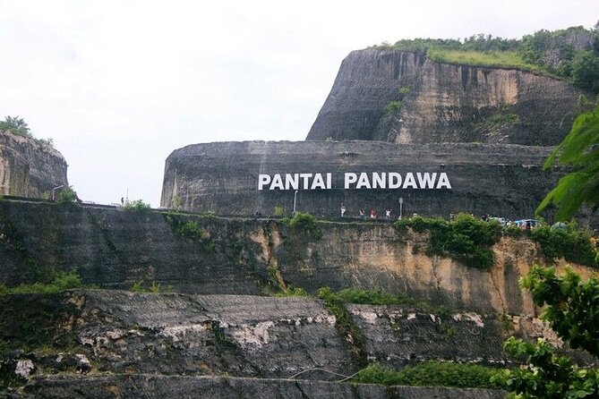 Uluwatu Temple, Beaches and Southern Bali Tour - Uluwatu Temple on the cliff: stairs, monkeys, and sunset potential
