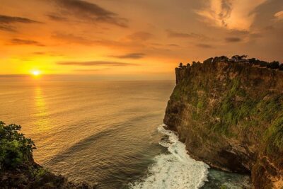 Uluwatu Temple Excursion - FREE WI-FI - Stop 1: Pantai Mengiat in Nusa Dua and the Water Blow Walk