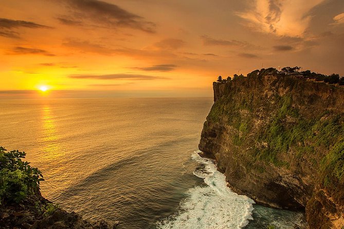 Uluwatu Temple Excursion - FREE WI-FI - Stop 1: Pantai Mengiat in Nusa Dua and the Water Blow Walk