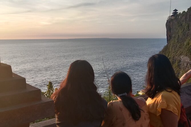 Uluwatu Temple Kecak Fire Dance Private Guided Tour - Pickup, Wi‑Fi, and why private transport saves your evening