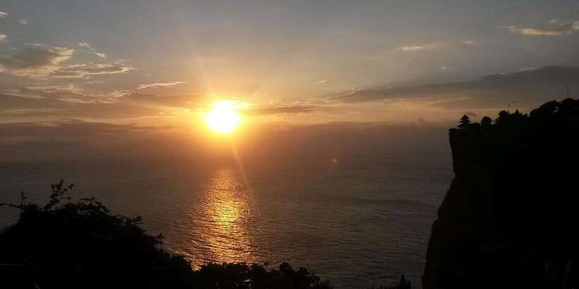 Uluwatu Temple : Sunset and Kecak Fire Dance / Private tour - Tips to Make Your Sunset Photos Look Like You Planned It