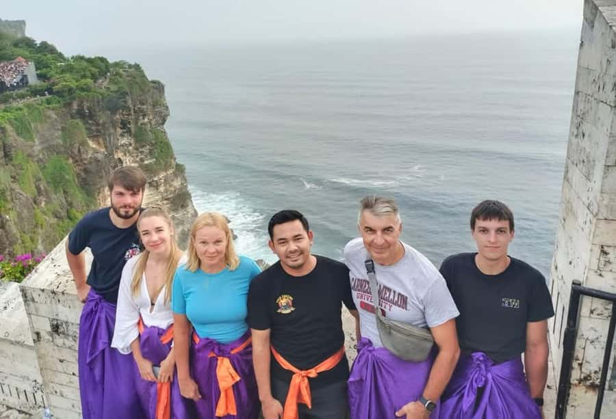 Uluwatu: Temple Sunset, Kecak Dance & Jimbaran Dinner - Booking Tips You’ll Be Happy You Used