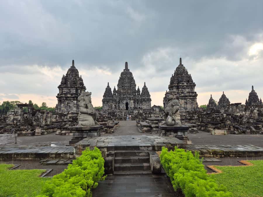 UNESCO Tour: Borobudur Top Access (Ticket Help) & Prambanan - Day-of tips: what to bring, what’s not allowed, and mobility reality