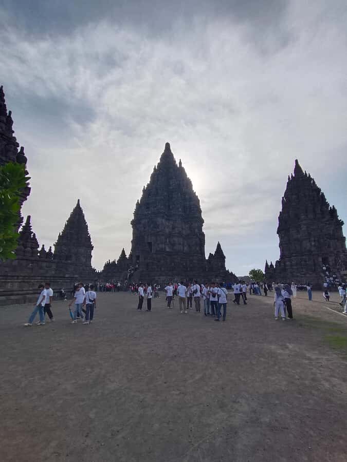 "Unveil the Secrets of Borobudur and Prambanan" - Borobudur guidance and ticket limits: why “assistance” is the real feature