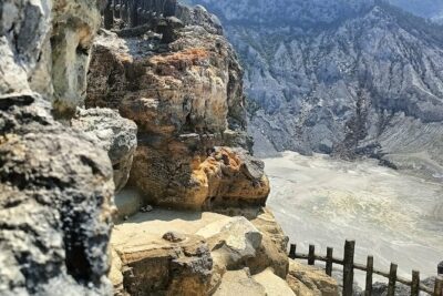 Volcano and Domas Crater of Hot Stony Bubble from Jakarta Lunch - Tangkuban Perahu: the overturned boat crater at 1,830 m