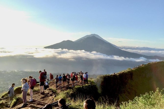 Watch the sunrise from the top of Mount Batur volcano - Volcanic-steam breakfast: fried banana and boiled eggs on a timetable