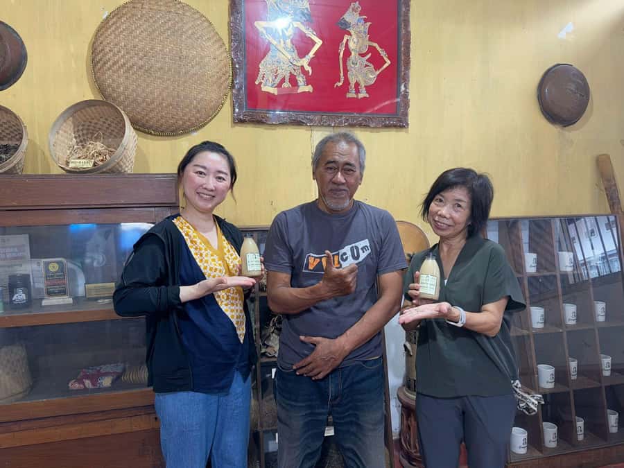Yogakarta: Jamu Workshop with a Royal Healer’s Descendant - Entering Pak Rudi’s Family World in Yogyakarta