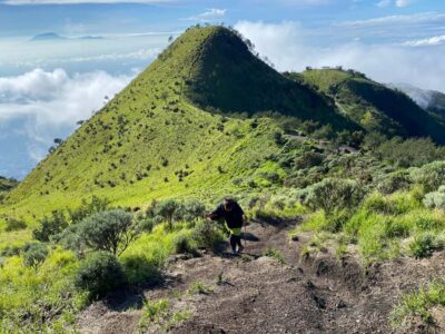 Yogyakarta: 1 Day Trip Mount Merbabu Sunrise Hike - From Yogyakarta to Basecamp Selo: the night drive and the clock math