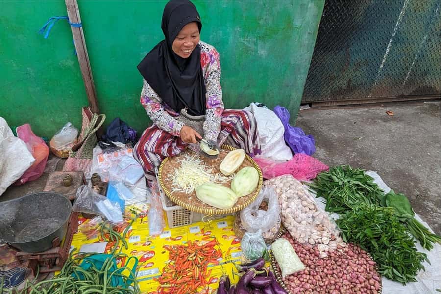 Yogyakarta: 3-hour Cooking Class with Market Tour - Taste, feast, and take-home recipes that don’t gather dust