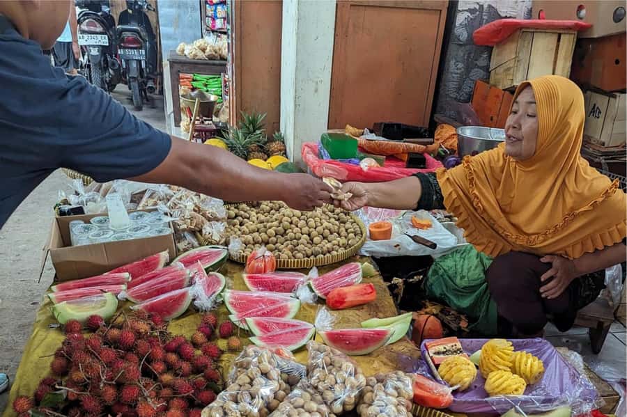 Yogyakarta: 3-hour Cooking Class with Market Tour - Choosing the right time: morning market tour vs afternoon class