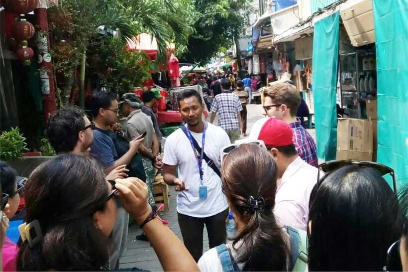 Yogyakarta: 3-Hour Night Walking with Street Food Tasting - Street food tasting: how to get the most from the sampler