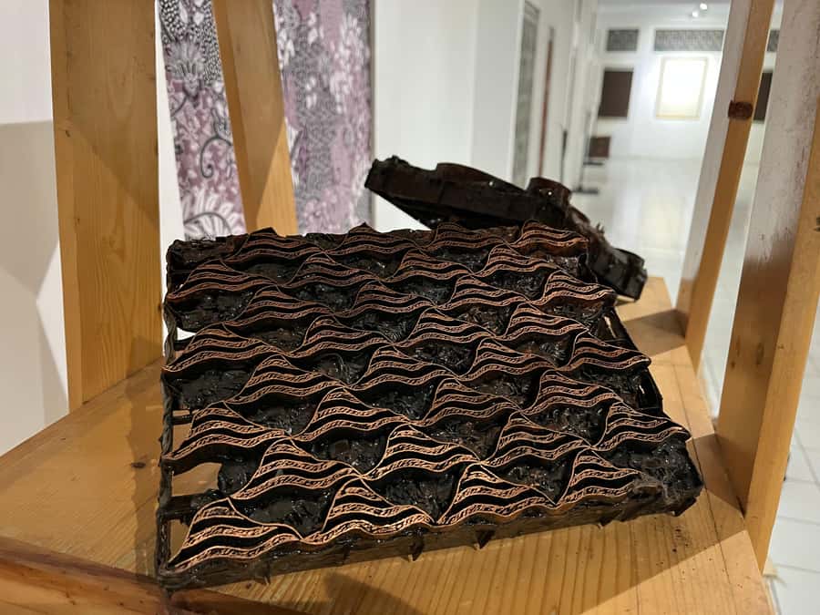 Yogyakarta: Batik Making Class with Expert - Coloring, boiling, and the background question you might not hear in advance