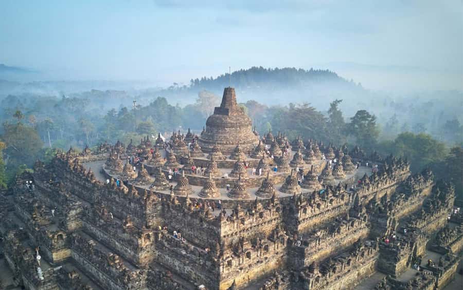 Yogyakarta: Borobudur 5-hour Tour with Climb-up & Transfers - Key things that make this Borobudur tour worth the money
