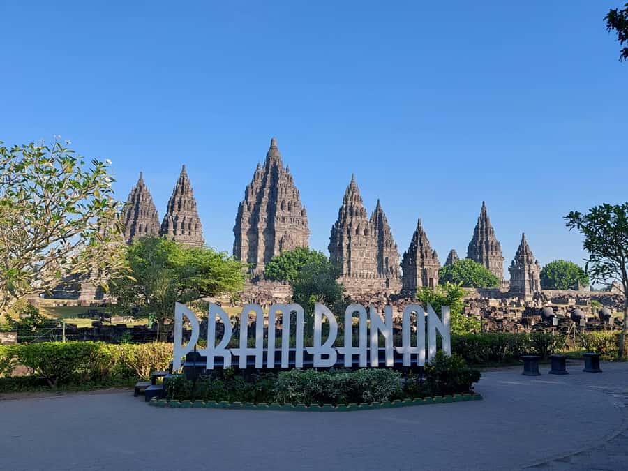 Yogyakarta: Borobudur and Prambanan Private Tour - One-day temple logic: why this route works