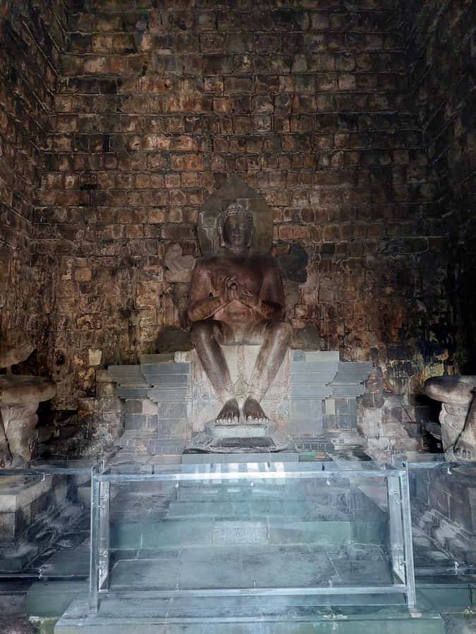 Yogyakarta: Borobudur and Prambanan Private Tour - Prambanan Temple: Hindu gods in the rooms, not just on the outside