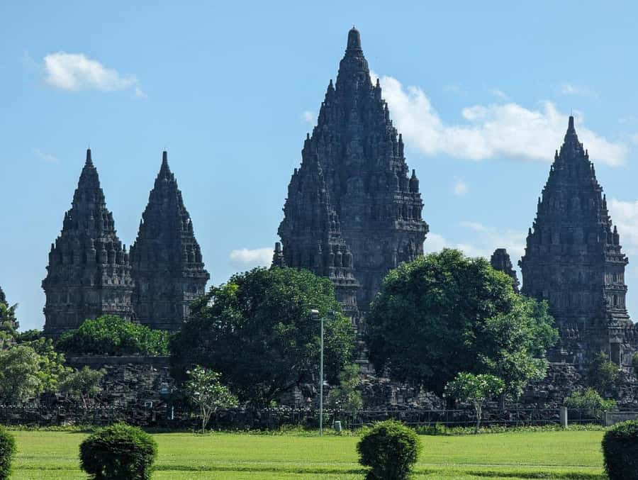 Yogyakarta: Borobudur Climb and Prambanan Shared Guided Tour - The day’s flow in plain language (pickup to drop-off)