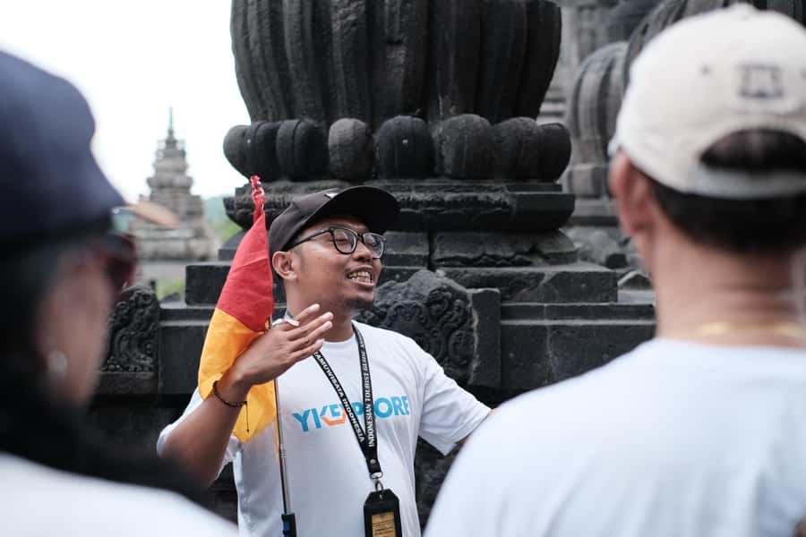 Yogyakarta: Borobudur Climb-up and Prambanan Guide Tour - Lunch Timing: You’ll Have a Stop, But Budget for Food