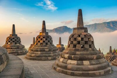 Yogyakarta: Borobudur climb up and Prambanan Temple Tour - How the guide makes Borobudur click (and keeps the day on track)