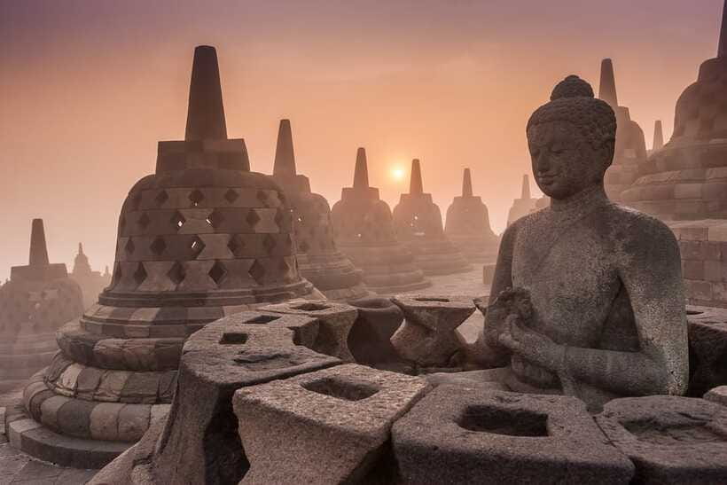 Yogyakarta: Borobudur climb up and Prambanan Temple Tour - Should you book this Borobudur and Prambanan day tour?