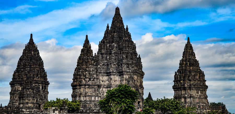 Yogyakarta: Borobudur climb up guarantee& prambanan temple - How the dedicated driver and private vehicle reduce stress