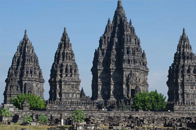 Yogyakarta: Borobudur Climb-up & Prambanan Day Trip All Inclusive - Guides matter more than you think on temple days