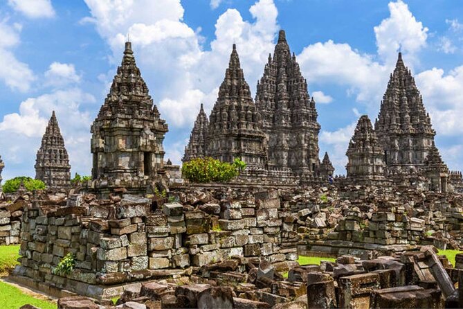 Yogyakarta: Borobudur Climb-up & Prambanan Day Trip All Inclusive - Lunch planning: what’s included and what isn’t