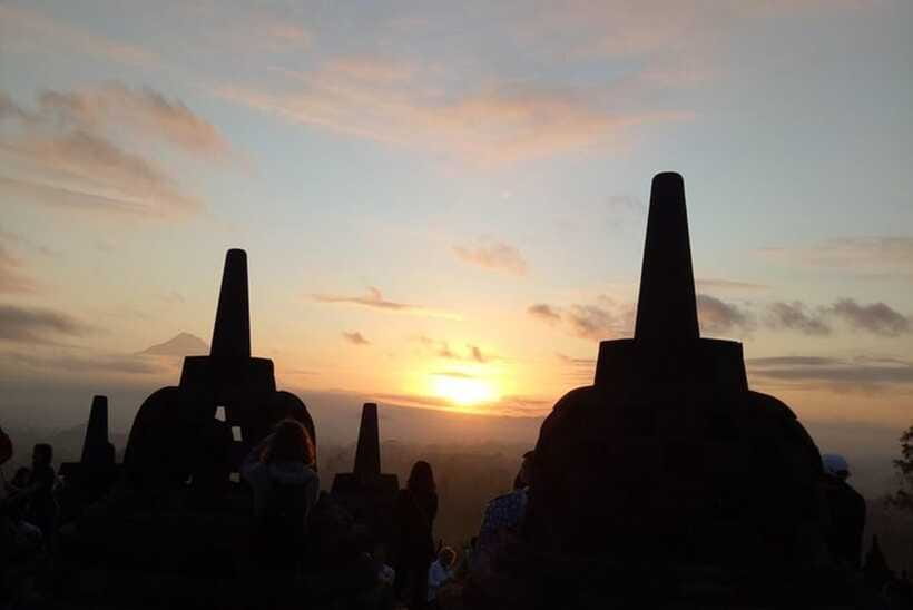 Yogyakarta: Borobudur climb up, Prambanan& Vulcano lava View - Should You Book Ayla Tour for Borobudur, Prambanan & Merapi?