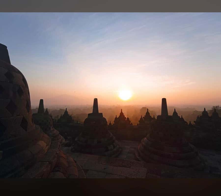 Yogyakarta: Borobudur Sunrise from setumbu hill ( climbup ) - Optional Stops: Mendut and Pawon for the Bigger Buddhist Picture