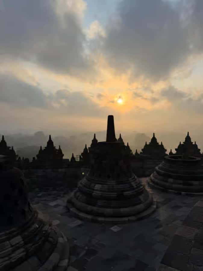 Yogyakarta: Borobudur Sunrise from setumbu hill ( climbup ) - Price and Logistics: Is This $25 Good Value?