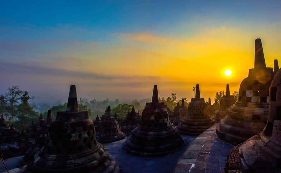 Yogyakarta: Borobudur Sunrise Inside Temple & Prambanan tour - Climbing Borobudur: Views, Timing, and the Monday Rule