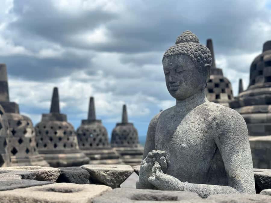 Yogyakarta: Borobudur Sunrise Inside Temple & Prambanan tour - Practical Tips That Make This Tour Easier
