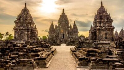 yogyakarta: Borobudur sunrise, Merapi volcano & Prambanan - Setumbu Hill sunrise: where the day starts (and why it matters)