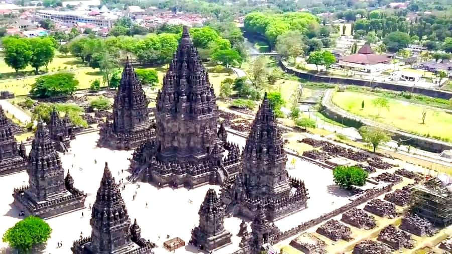 yogyakarta: Borobudur sunrise, Merapi volcano & Prambanan - Logistics that make or break the experience