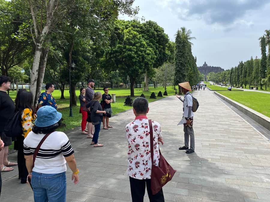 Yogyakarta: Borobudur Sunrise & Prambanan ClimbUp Guarantee - Should you book the Borobudur Sunrise & Prambanan ClimbUp Guarantee?