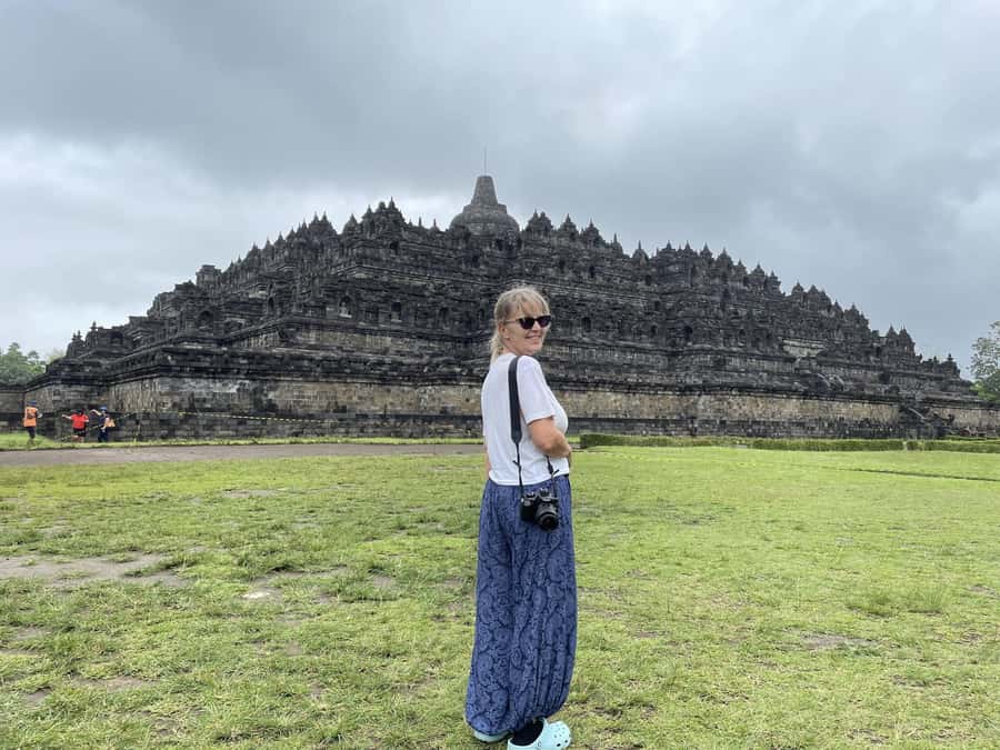 Yogyakarta: Borobudur Sunset Climb Up Shared Guided Tour - Key things to know before you go
