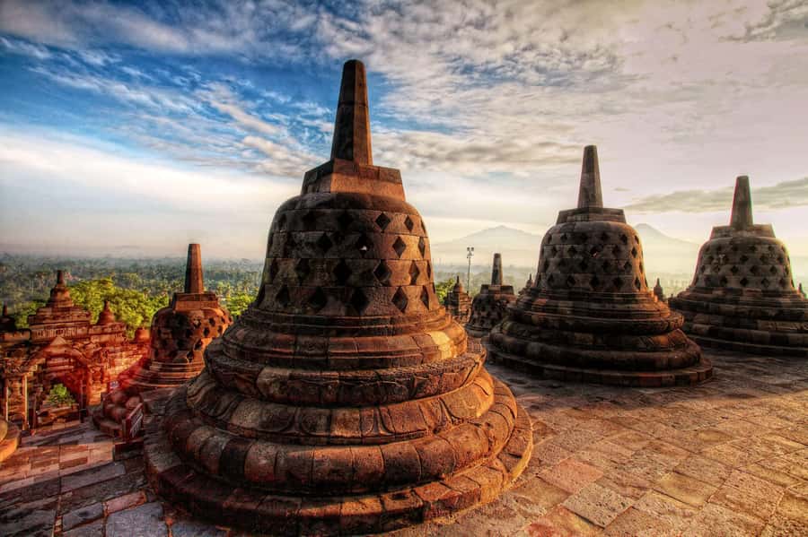 Yogyakarta: Borobudur Sunset Climb Up Shared Guided Tour - Who should book this Borobudur sunset climb (and who shouldn’t)