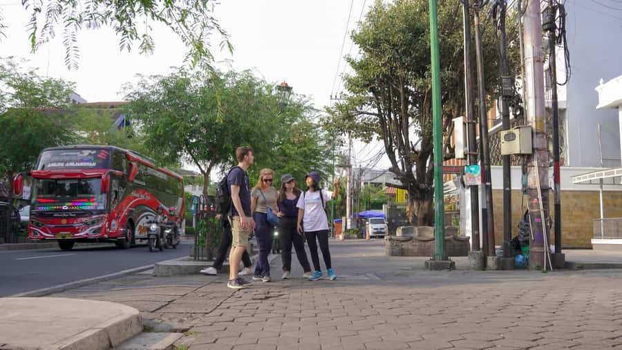 Yogyakarta : Colonial Heritage Guide Walking Tour - What I’d bring (and what I’d ask) to get more out of it