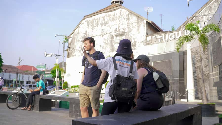Yogyakarta : Colonial Heritage Guide Walking Tour - Pasar Beringharjo and Monumen Ngejaman: how commerce and symbols carry colonial echoes
